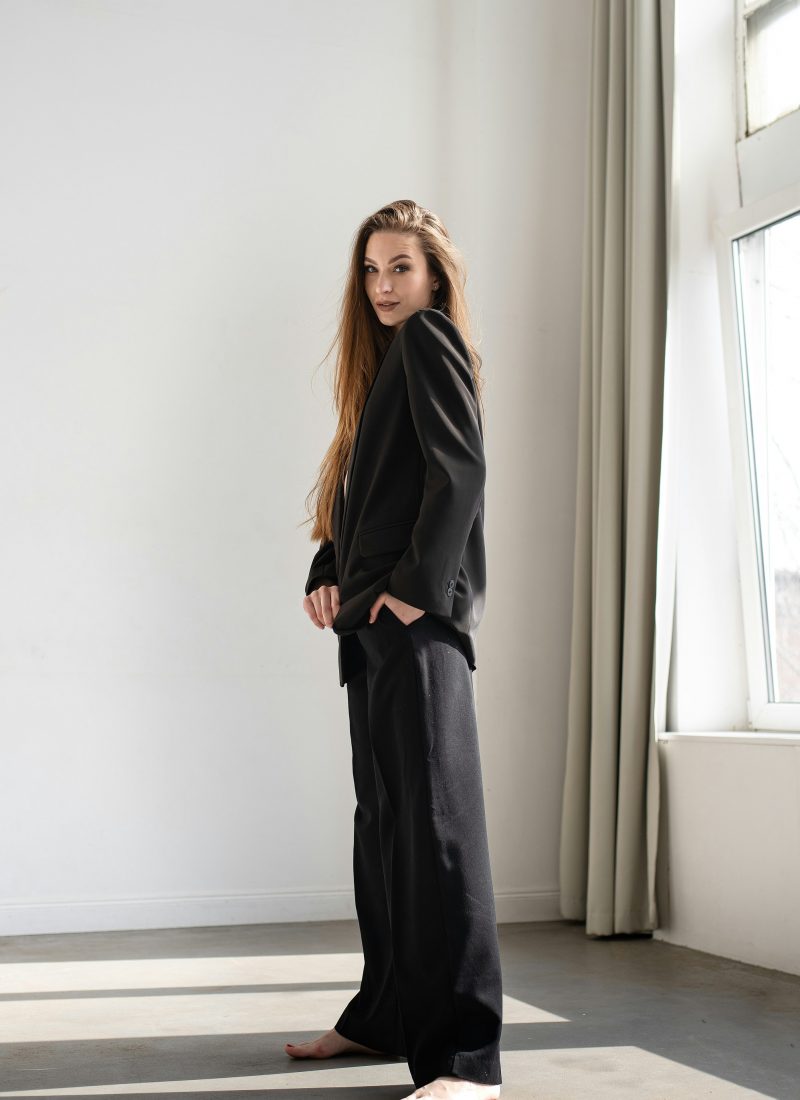 Effortless Chic – So easy stylst du den Parisian Look 2025