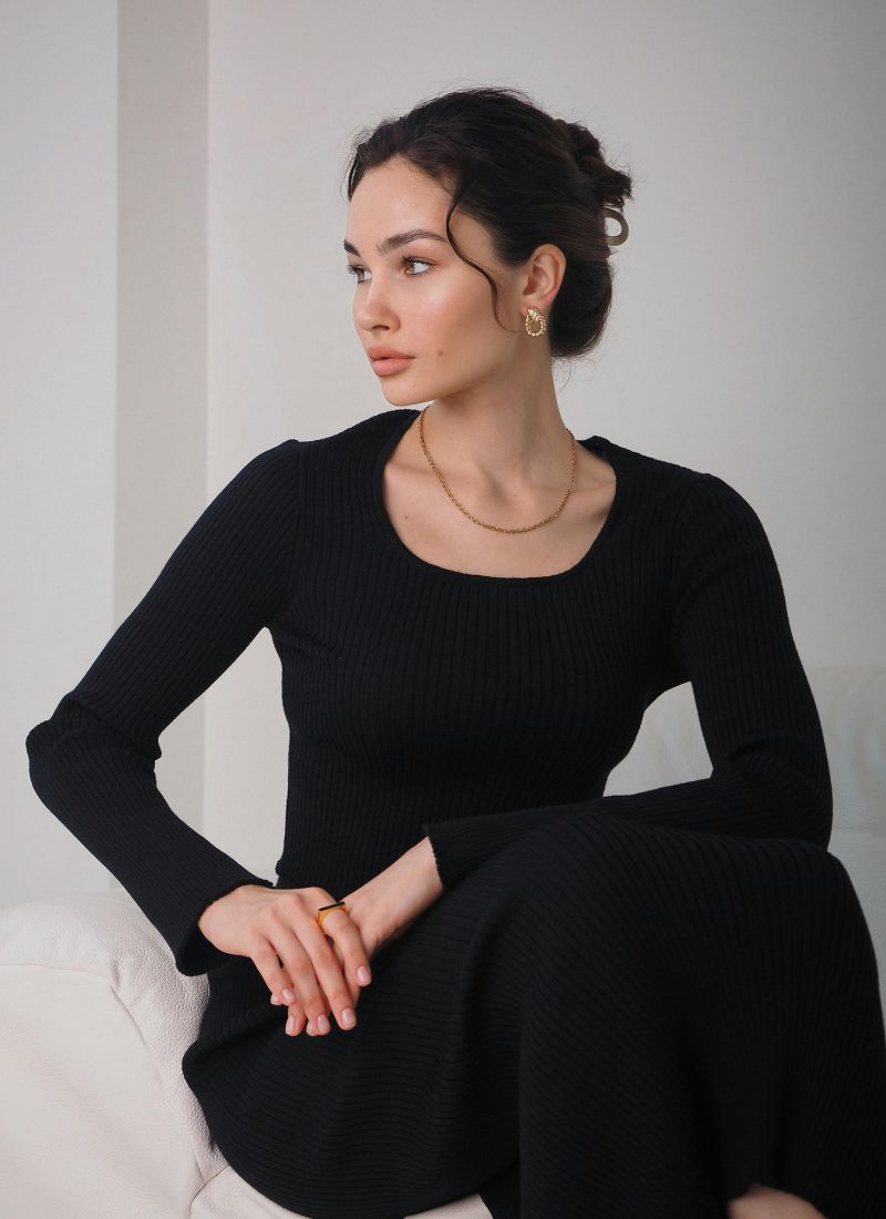 „Off Duty Model Look“ 2025 & Wie du ihn authentisch stylst