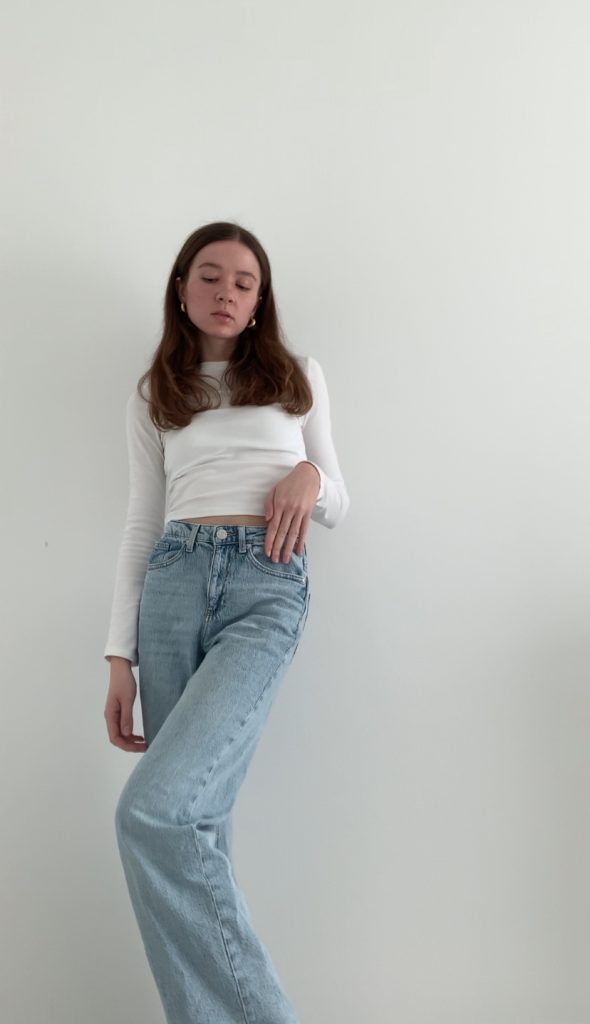 Straight Leg Jeans stylen im French Chic | Denim-Style-Guide