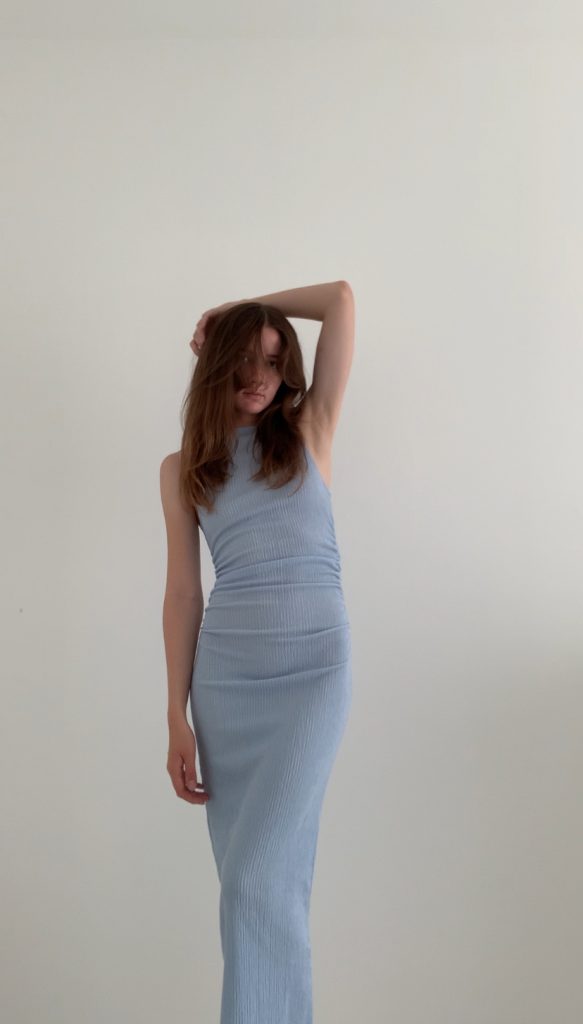 Maxikleid stylen im French Chic