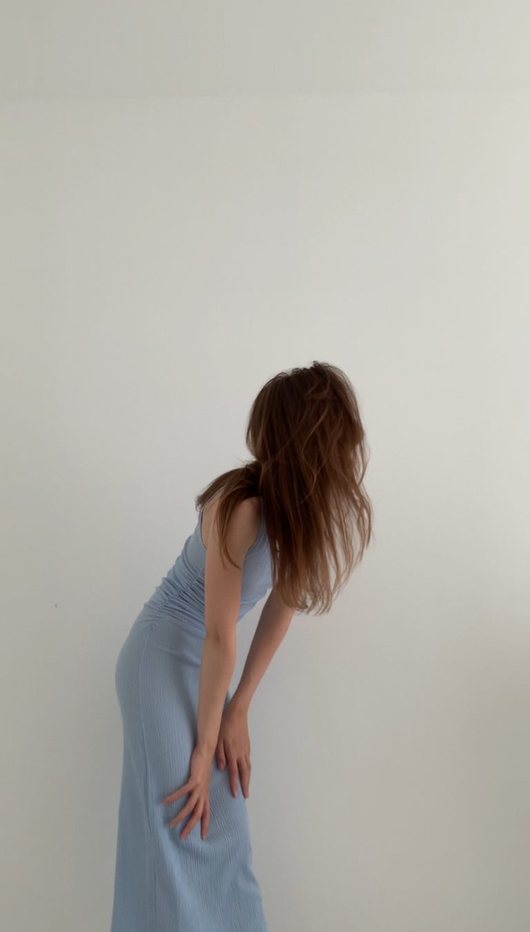 Maxikleid stylen im French Chic