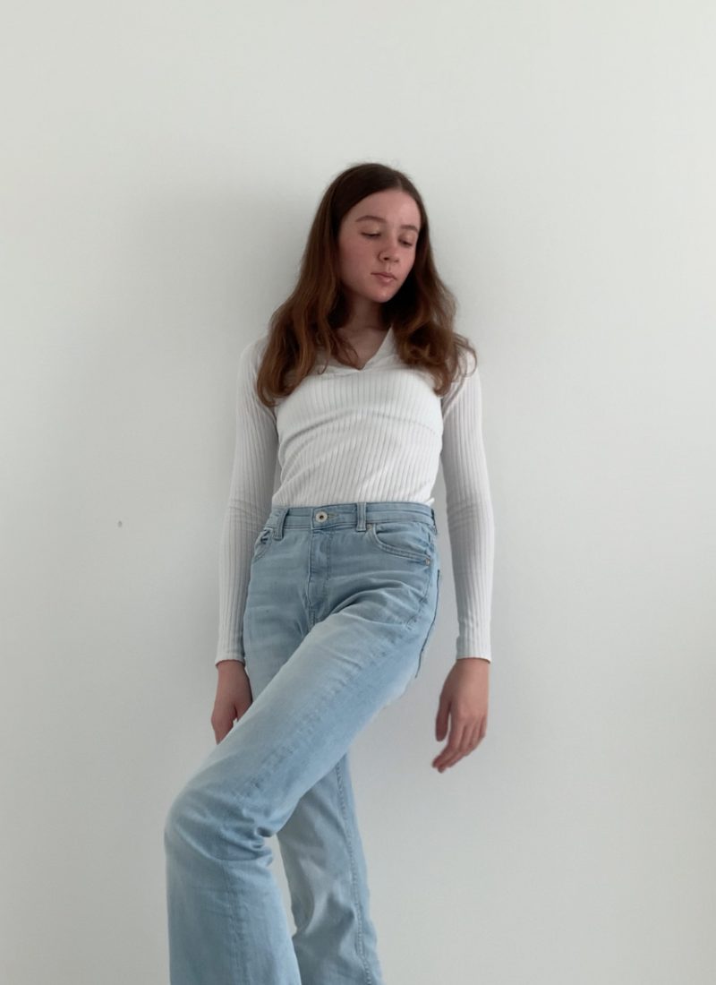 Flared Jeans stylen im French Chic | Denim-Style-Guide