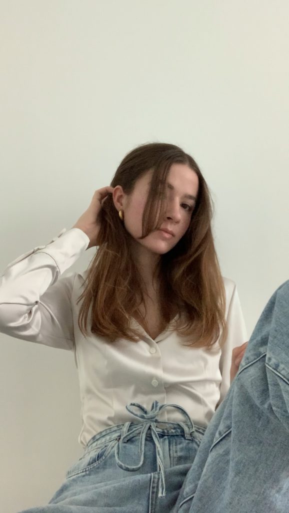 Straight Leg Jeans stylen im French Chic | Denim-Style-Guide