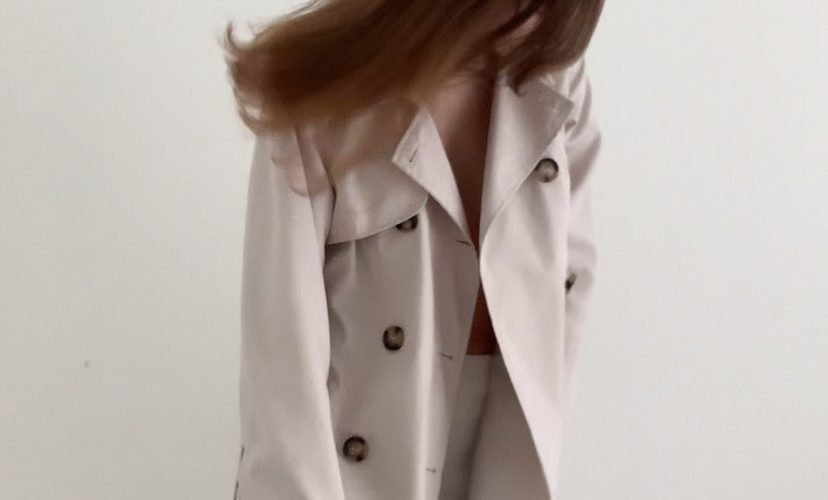 Trenchcoat Styling im French Chic | Guide für junge Frauen