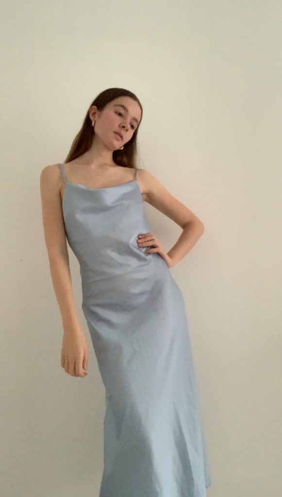 Slip Dress stylen im French Chic | Guide für junge Frauen