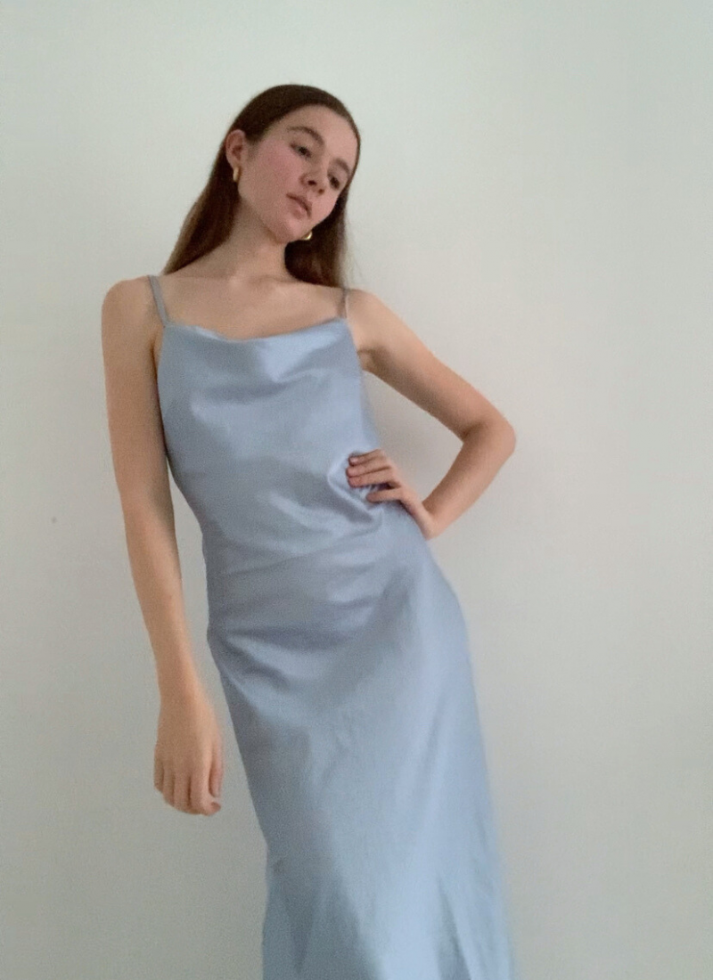 Slip Dress stylen im French Chic | Guide für junge Frauen