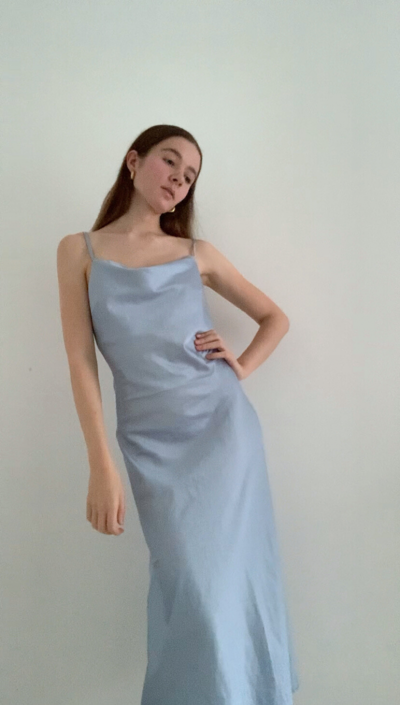 Slip Dress stylen im French Chic | Guide für junge Frauen