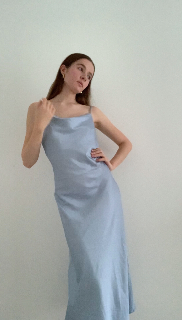 Slip Dress stylen im French Chic | Guide für junge Frauen
