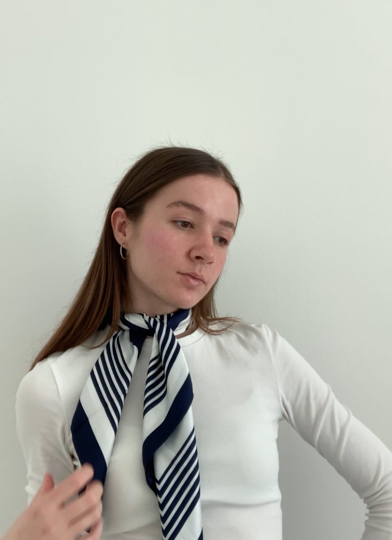 Halstuch modern & feminin tragen | Style-Guide Paris