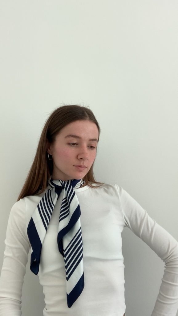 Halstuch modern und feminin tragen | Style-Guide Paris