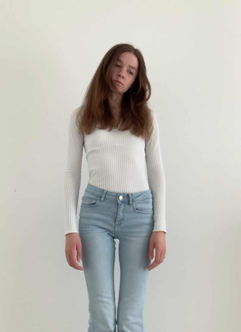 High Waist Jeans stylen im French Chic | Denim-Style-Guide