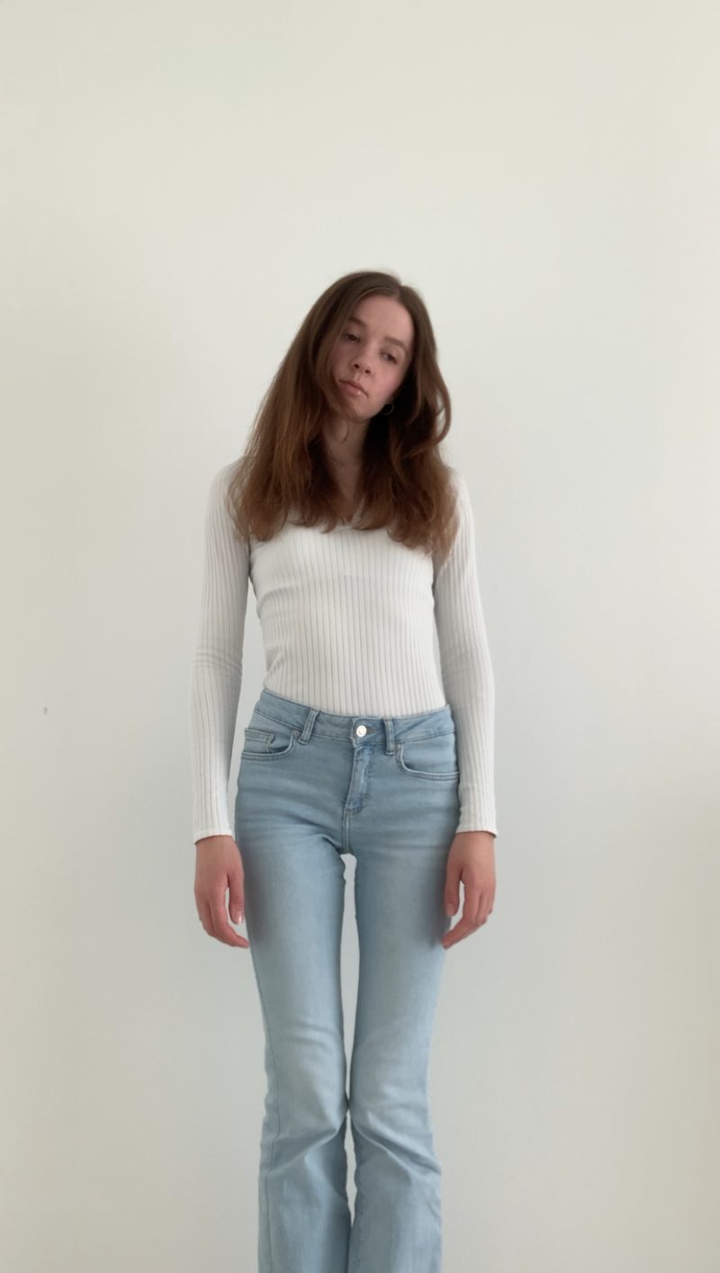 Jeans stylen im French Chic