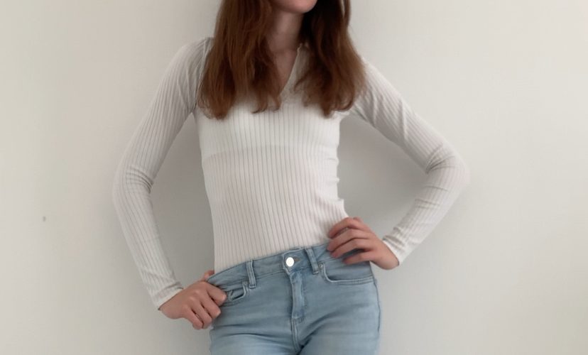 Low Rise Jeans stylen im French Chic