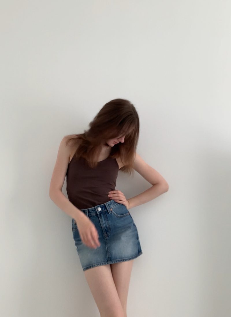 Jeansrock stylen im French Chic | Denim-Style-Guide