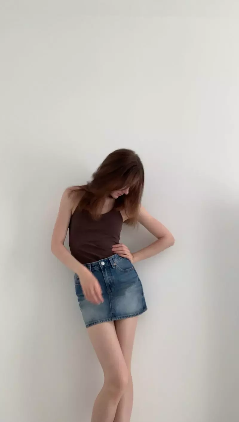 Jeansrock stylen im French Chic | Denim-Style-Guide