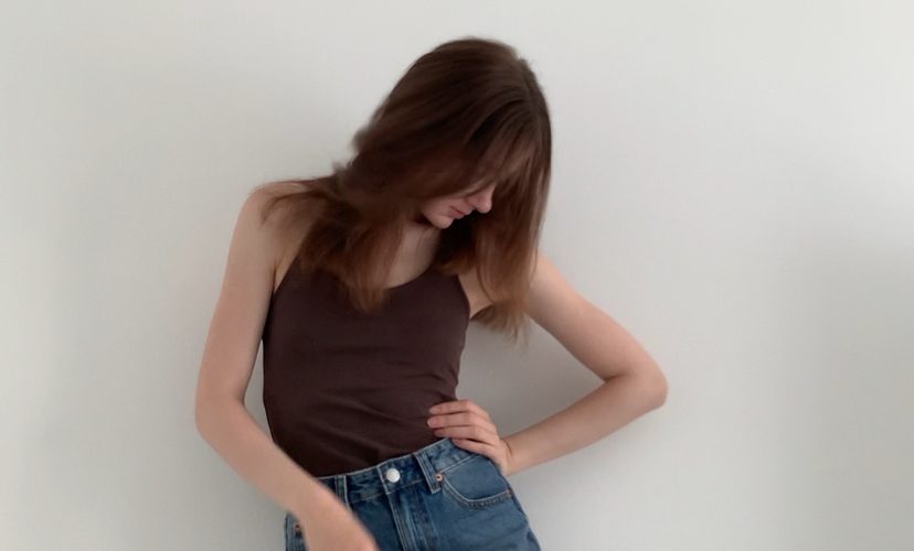 Jeansrock stylen im French Chic | Denim-Style-Guide