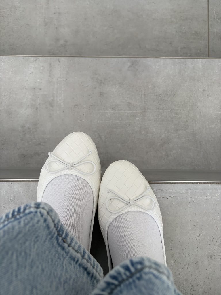 Ballerinas kombinieren | Schuhtrends aus Paris