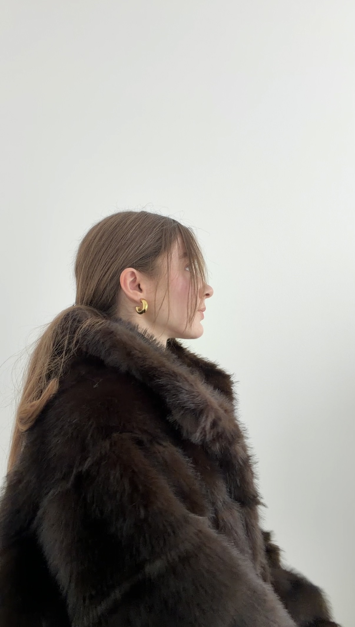 Fake Fur: Elegante Winter-Outfits im französischen Stil